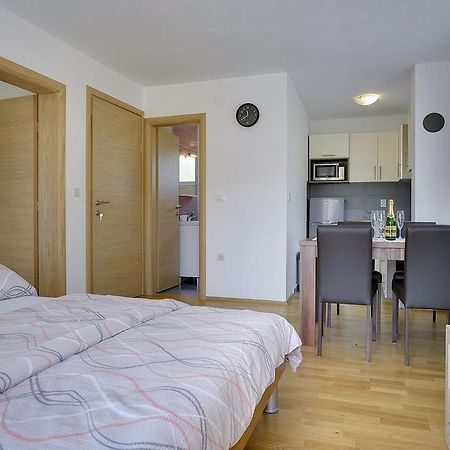 מדולין Apartments Kralj מראה חיצוני תמונה