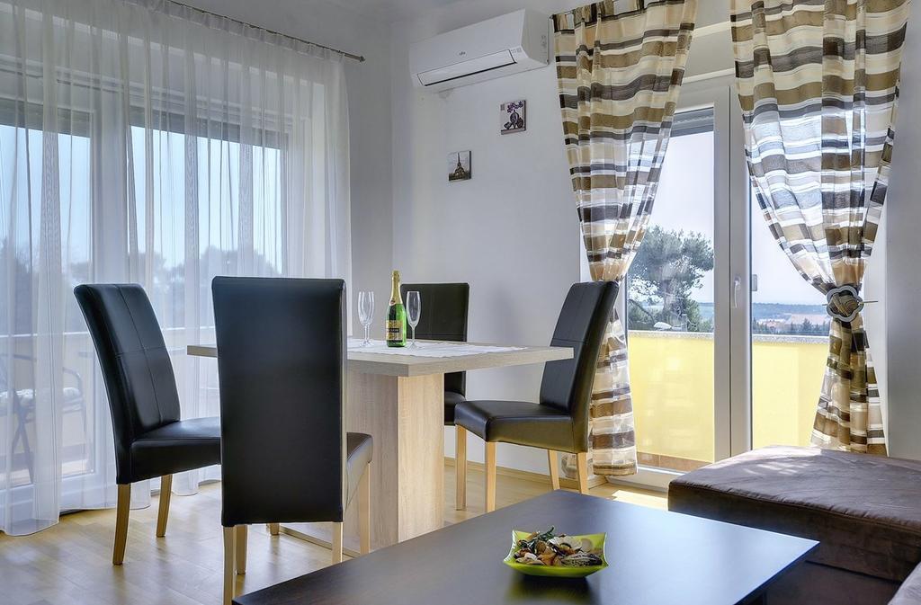 מדולין Apartments Kralj מראה חיצוני תמונה
