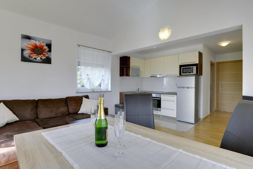 מדולין Apartments Kralj מראה חיצוני תמונה