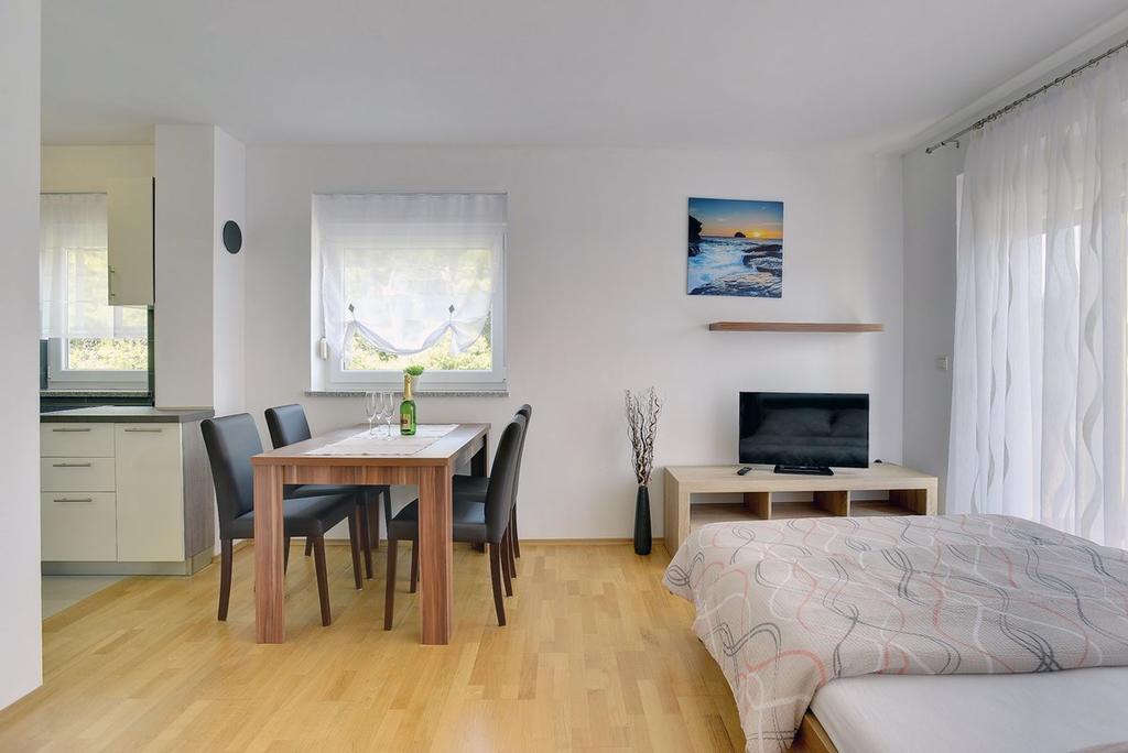 מדולין Apartments Kralj מראה חיצוני תמונה