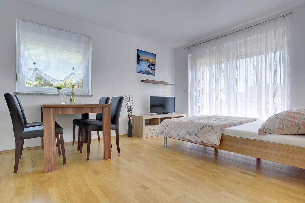 מדולין Apartments Kralj מראה חיצוני תמונה