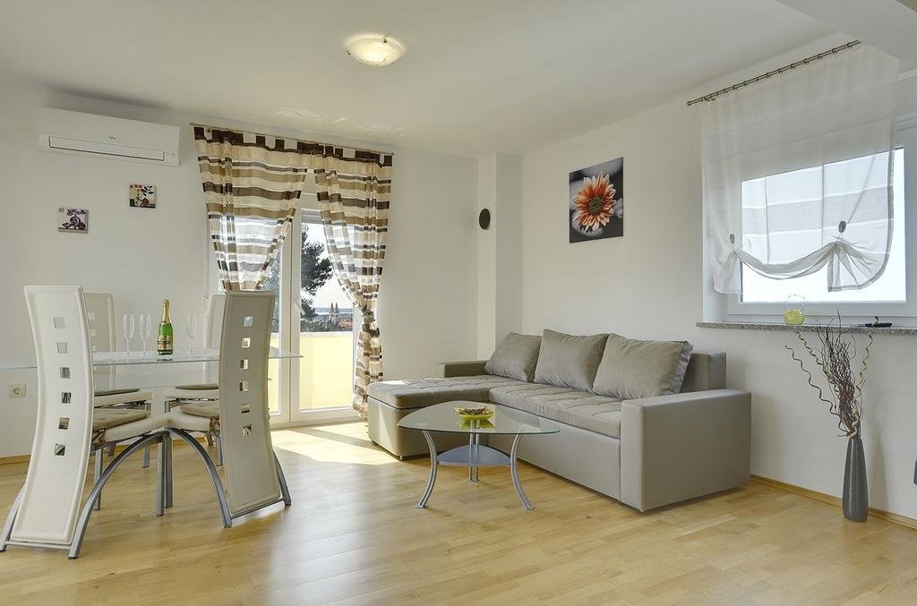 מדולין Apartments Kralj מראה חיצוני תמונה