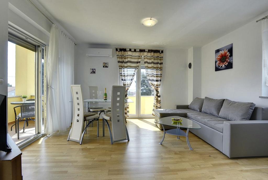 מדולין Apartments Kralj מראה חיצוני תמונה