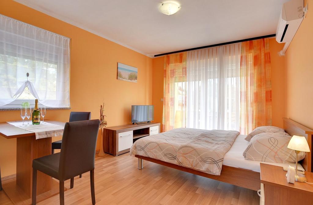 מדולין Apartments Kralj מראה חיצוני תמונה