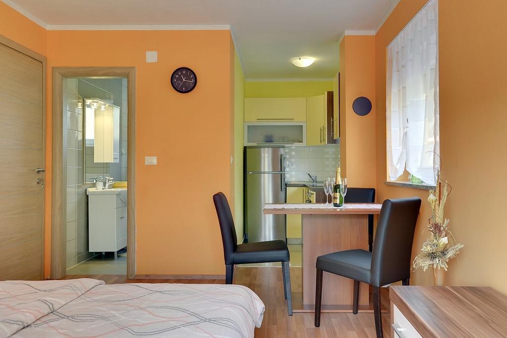 מדולין Apartments Kralj מראה חיצוני תמונה