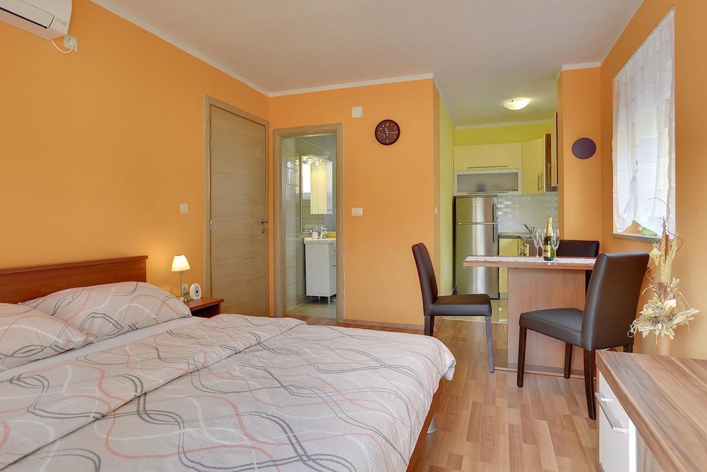 מדולין Apartments Kralj מראה חיצוני תמונה