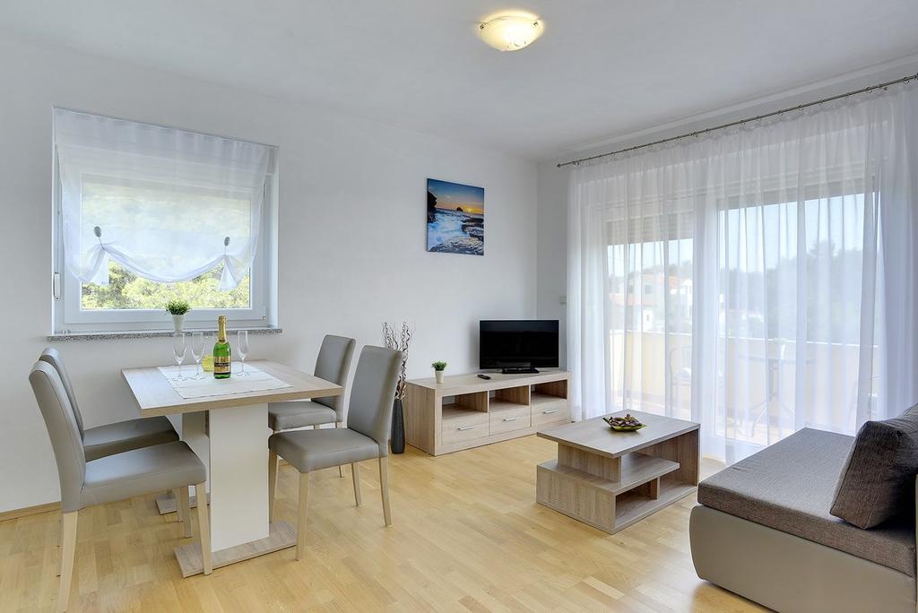 מדולין Apartments Kralj מראה חיצוני תמונה